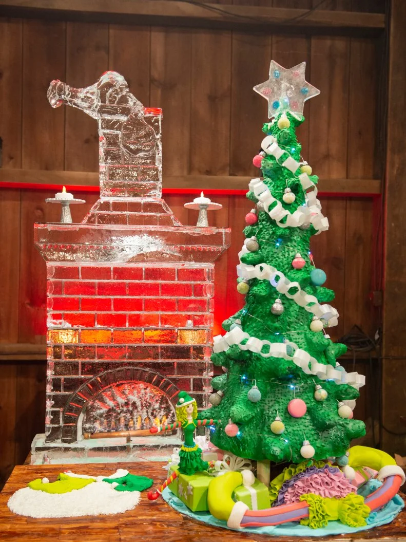 Competitors Maddie Carlo and Crystal Hannas' edible Christmas Tree display, as seen on Santa's Baking Blizzard, Season 1.