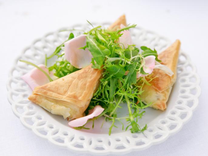 Crispy Goat Cheese Salad Recipe Giada De Laurentiis Food Network