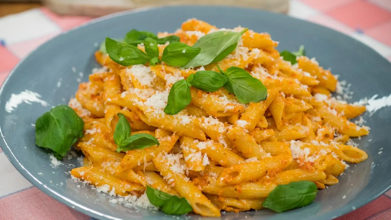 Spicy Sun-Dried Tomato Pesto