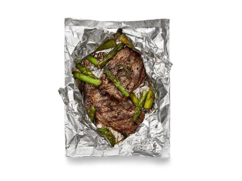 Foil-Packet Steak and Asparagus