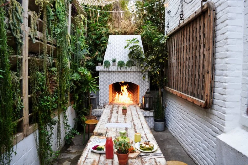 In 1905, Abbot Kinney built the Venice Canal Historic District, a neighborhood gem of bungalow-lined waterways and bridges. If you head over to Abbot Kinney Boulevard, you can pretend you're a houseguest in one of those canal bungalows by stepping inside The Butcher's Daughter. The interior design comes courtesy of owner Heather Tierney, a bicoastal restaurateur and designer who calls Venice home. The juice bar and cafe is famous for its healthful yet delicious fare, verdant interior and sunny outdoor seating. Don't leave without trying the avocado toast.