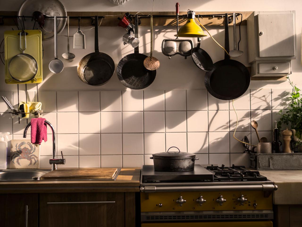 8 Items in Your Kitchen to Throw Away Right Now, and What to Buy