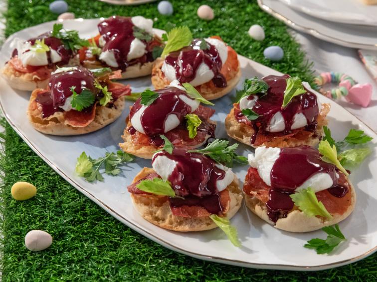 Red Wine Eggs Benedict Recipe Giada De Laurentiis Food Network