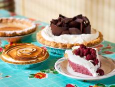 <p>On Food Network's Sugar High, Duff Goldman dines on The King's dessert at Hoosier Mama Pie Company in Chicago, IL, where they are making Fat Elvis Pie - graham cracker, peanut, pretzel crust filled with chocolate, peanut butter and bananas.</p>