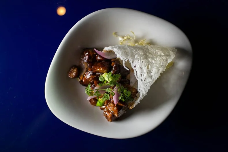 Low lit and sultry, Hakkasan is a sexy destination to kick off a Sin City evening. Dive into veggie-friendly Shanghai dumplings or fried prawn dumplings with a traditional plum dipping sauce before moving on to full-flavored mains like the crispy roasted duck, made dynamic with the addition of juicy kumquat, or a heaping plate of Hakka noodles with chunky mushrooms.