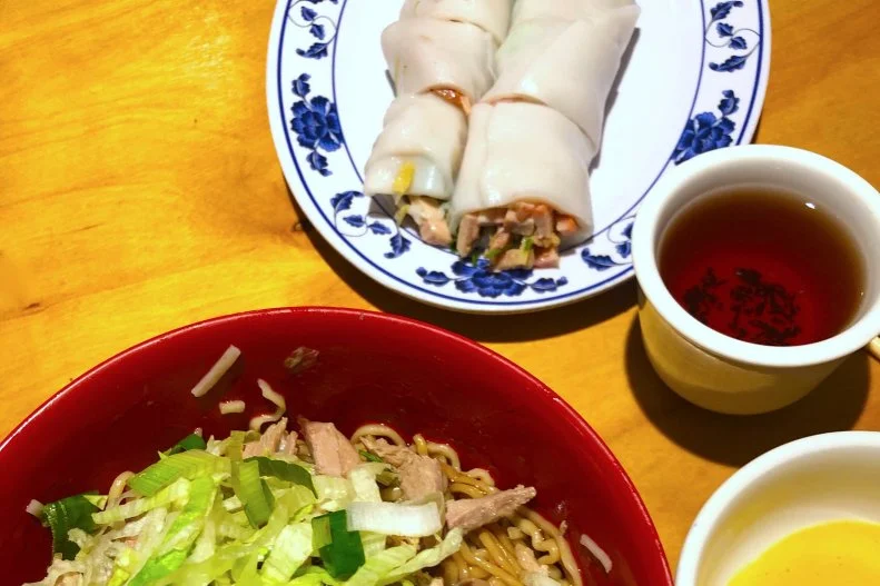Sam Wo’s is a Chinese-American San Francisco institution that’s been around since just after the 1906 earthquake. The noodle roll ($5) is filled with crunchy vegetables and sweet slices of barbecue pork, and is complemented by a dish of hot and spicy Chinese mustard. You can pair it with fried rice ($8.25) or chow fun noodles ($8.50) and still stay under budget.