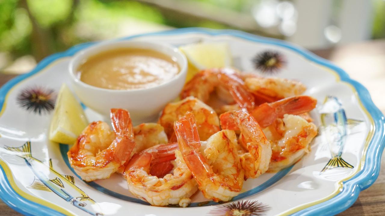 Grilled shrimp with Peach Cocktail Sauce