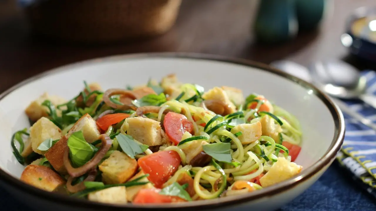 Zoodle Panzanella