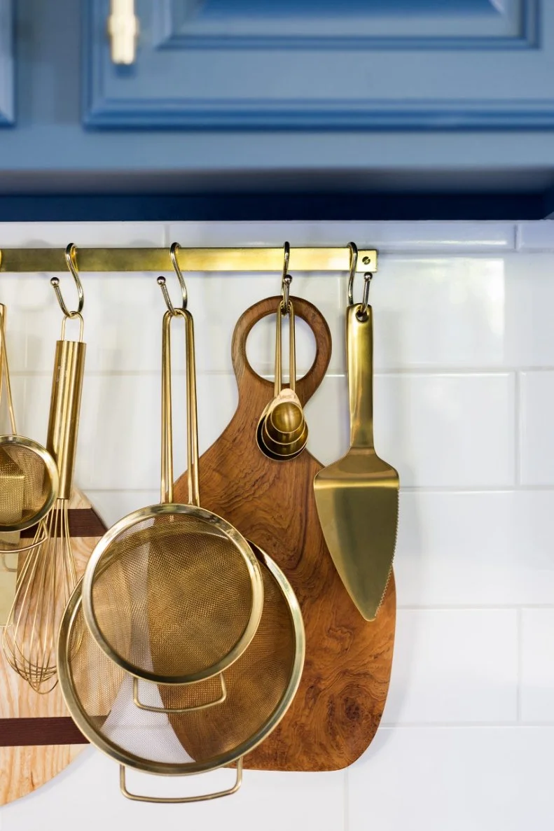 Looking for a pretty place to stash small kitchen items? Adorable utensil holder offering additional organization for storing kitchen gadgets.