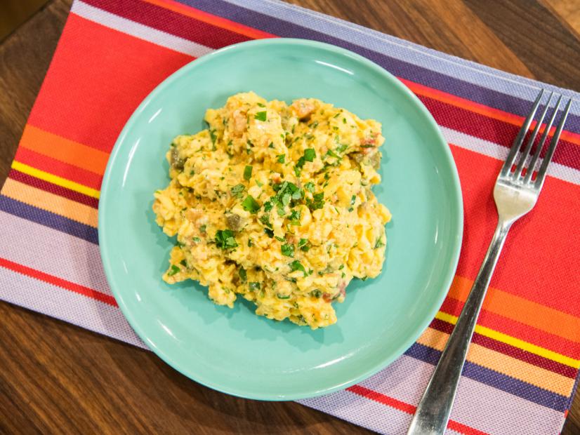 Sunny Anderson makes Salsa Eggs, as seen on Food Network's The Kitchen