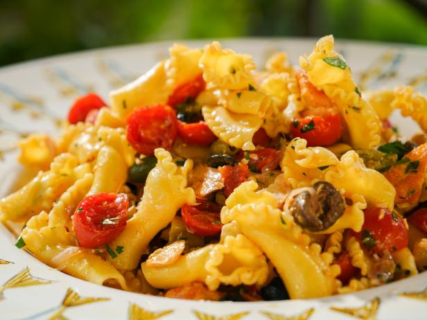 Campanelle with Fresh Puttanesca Recipe | Giada De Laurentiis | Food Network