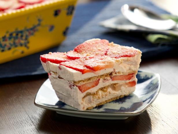 Strawberry Icebox Cheesecake Dessert - Sprinkle Bakes