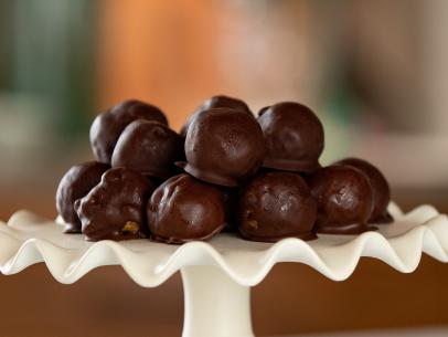 Close-up of Peanut Butter Cup Bites, as seen on The Pionner Woman, Season 22.