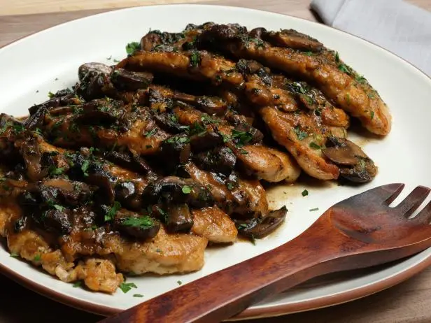 Chicken Marsala (Pollo Marsala)