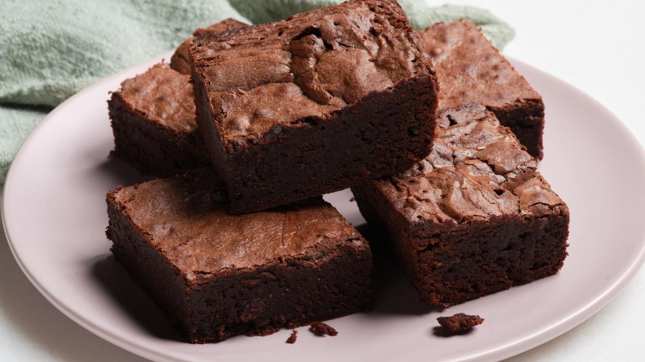 Best Homemade Brownies Recipe - How To Make Classic Brownies