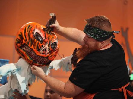 Top Moments And Creepiest Designs Seen On Halloween Wars Season 9 Halloween Wars Food Network Zombie dating show (06 oct 2019). halloween wars