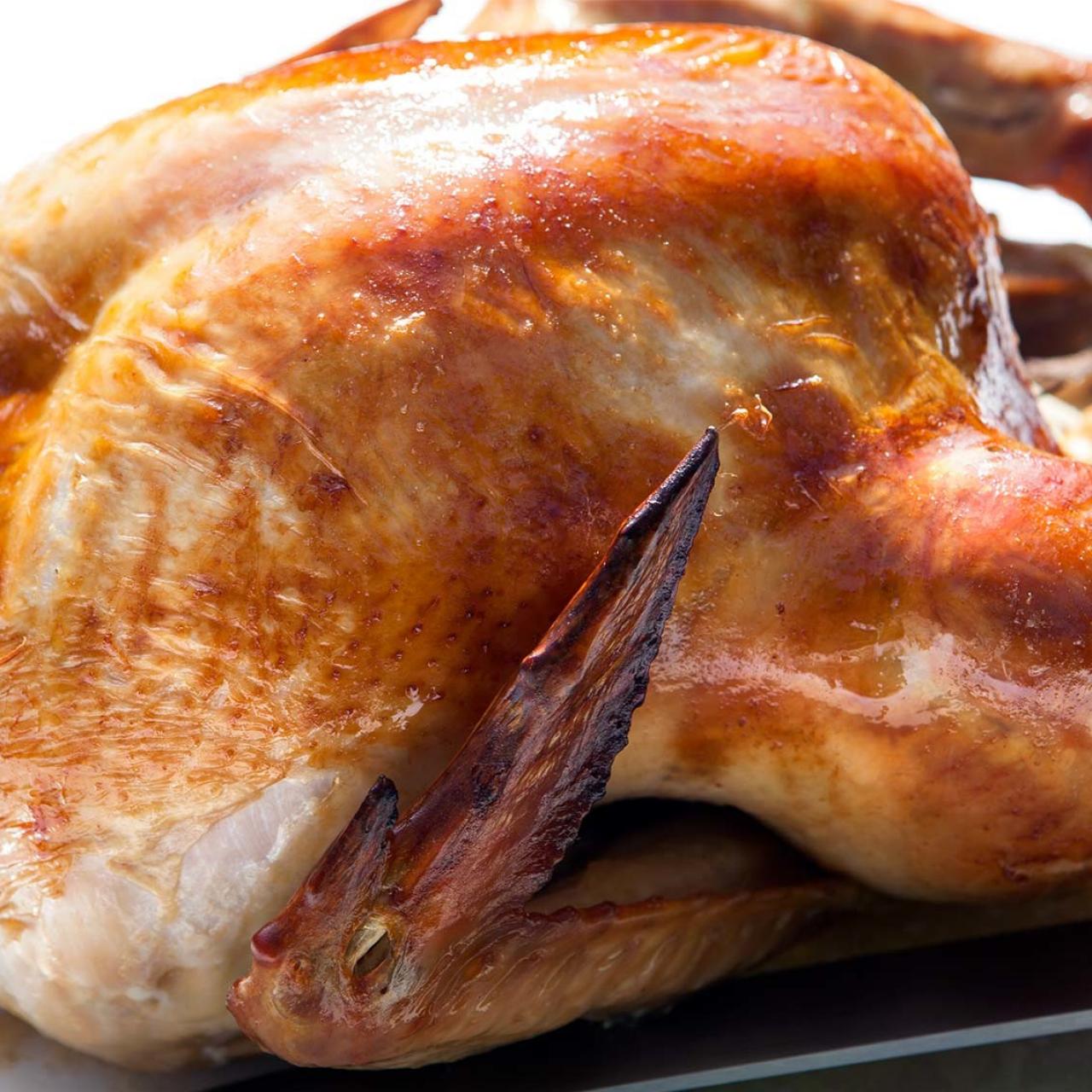 Cooking a Turkey in an Oven Bag: A Guide, Thanksgiving How-Tos :  Step-by-Step Turkey, Desserts & Side Dishes : Food Network