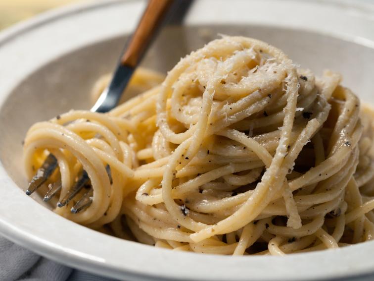 Spaghetti Cacio e Pepe Recipe Tony Mantuano Food Network