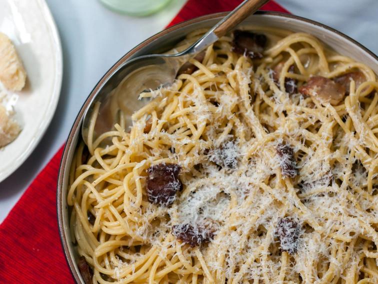 Spaghetti Carbonara Recipe Tony Mantuano Food Network