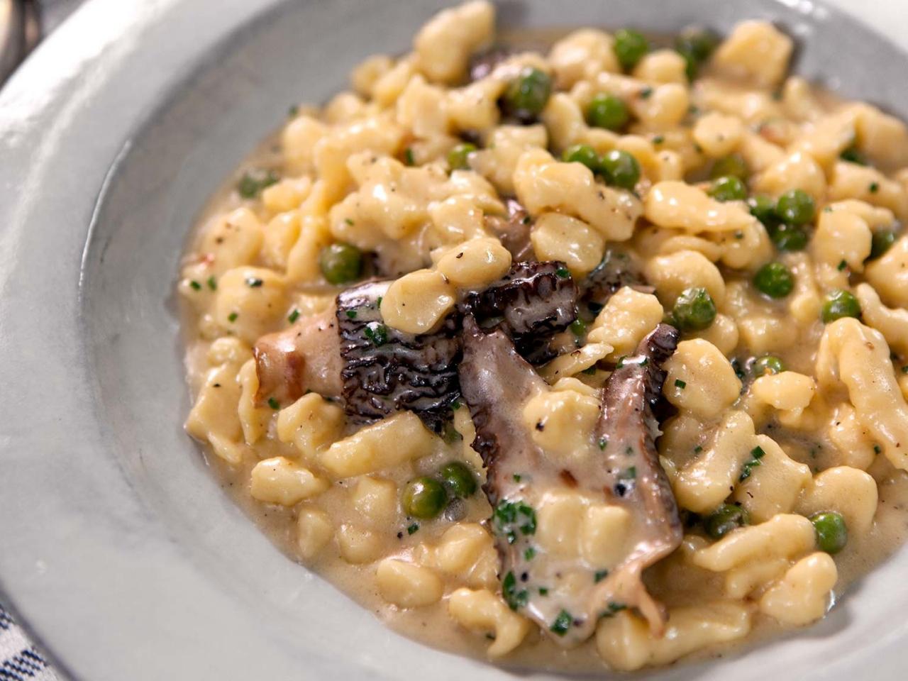 German Spaetzle with Mushroom Sauce - Jägerspätzle