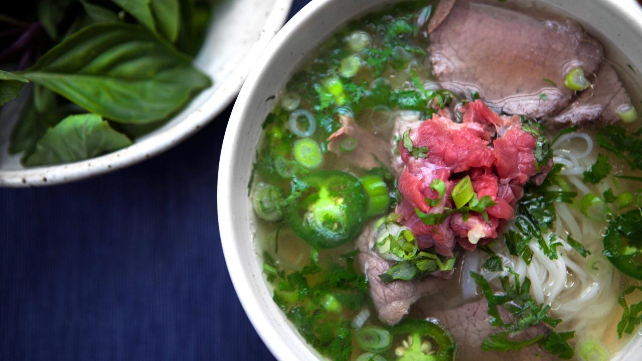 Authentic Vietnamese Beef Pho Noodle Soup (Phở Bò) - Delightful Plate