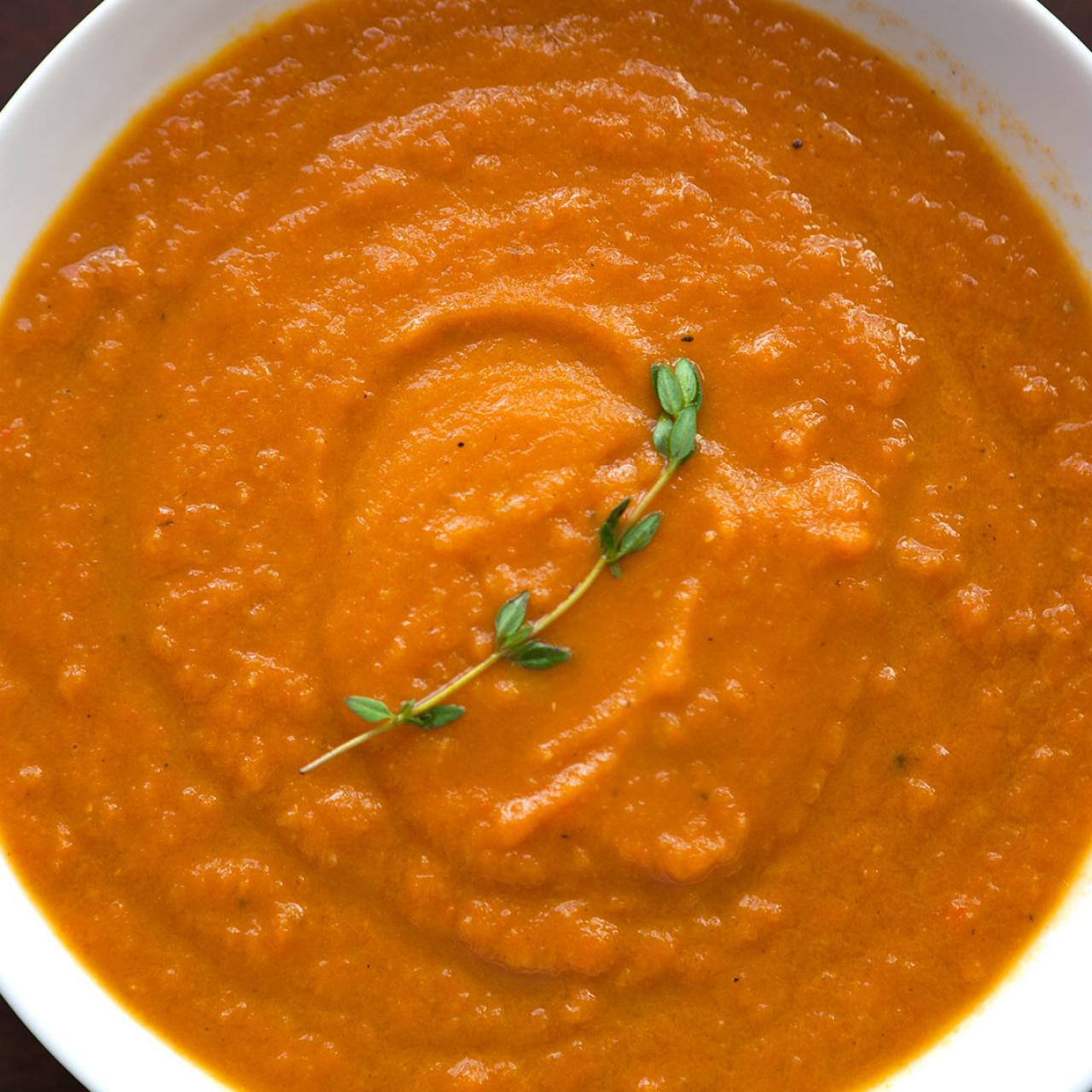 Easy German Carrot Soup Recipe: Oma's Mohrrübensuppe (Karottensuppe)