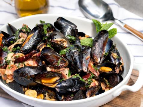 Mussels with Mint, Chiles, and Bacon