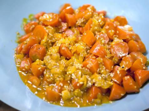 Glazed Carrots with Toasted Sesame Seeds