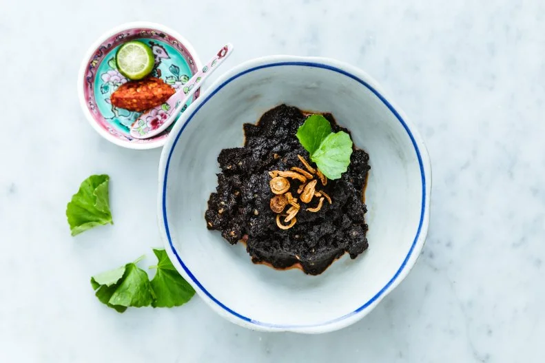 Singapore’s heritage food is on full display at this unassuming restaurant inside the lobby of the contemporary Destination Singapore Beach Road. Local celebrity chef Damian D’Silva has created a family-style menu designed for sharing and reminiscing over vintage Singapore. Singapore’s blend of ethnic groups (Chinese, Malay, Indian and Eurasian) means you’ll find dishes packed with flavor like the salty and sweet Ayam Goreng, and spicy Beef Cheek Rendang.