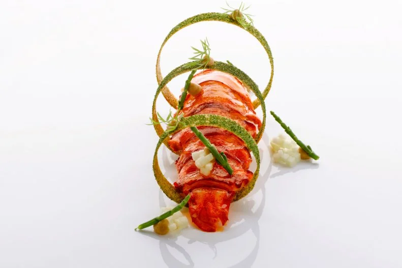 Adventure? Discovery? Classic? Chef Emmanuel Stroobant wants to take you on a culinary journey with these three different prix-fixe menu options. A modern take on French cuisine using the finest ingredients has garnered Saint Pierre one Michelin star. Plus, this high-end French restaurant with Asian flare comes with fantastic views of the famed Marina Bay Sands.