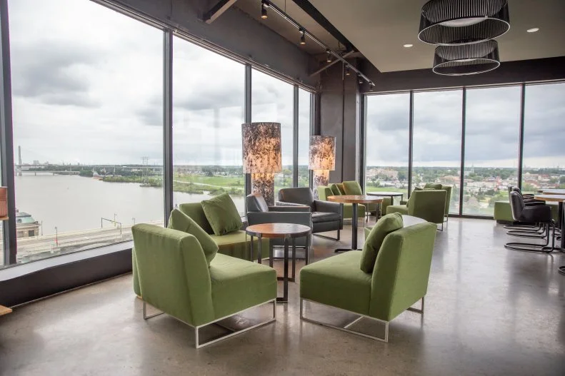 Head to the 12th floor of the Renaissance hotel for The Heights’ sweeping views of Toledo and the Maumee River down below. Cozy up on oversized cushions with a cocktail in hand to take in the vista, or munch on creole-spiced chips with green goddess dip or fried pickles with pickled garlic aioli alongside modern firepits.