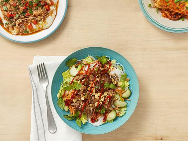 Vietnamese Noodle Salad with Pulled Pork_image