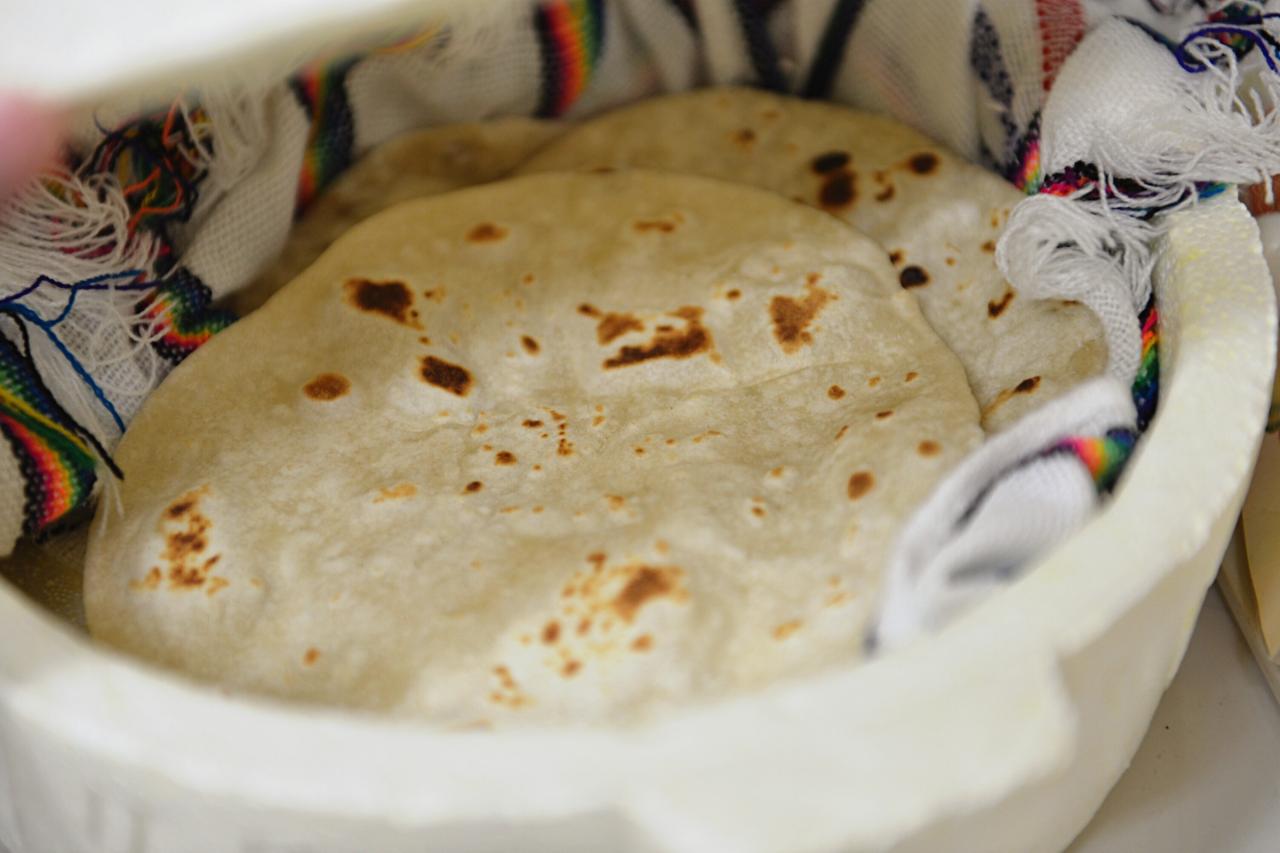 how to keep tortillas warm for a taco bar