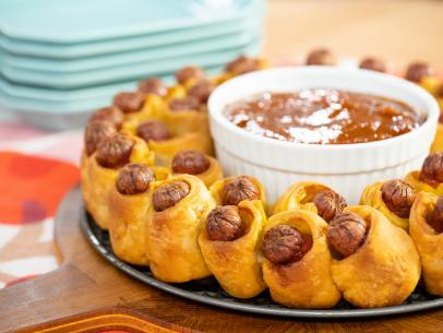 Sunny Anderson makes BK Currywurst Pull Apart Pigs in a Blanket, as seen on Food Network's The Kitchen