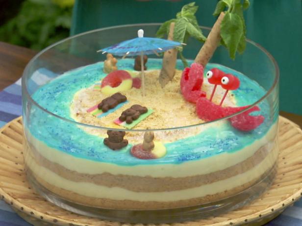 Easy Beach Cake Idea for a Summer Party - Play Party Plan