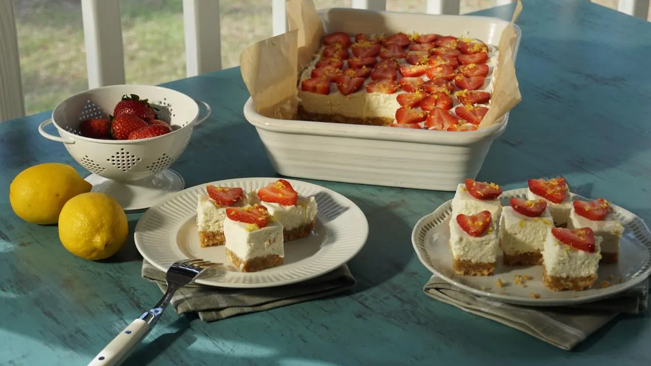 Strawberry Lemon Cheesecake Bars
