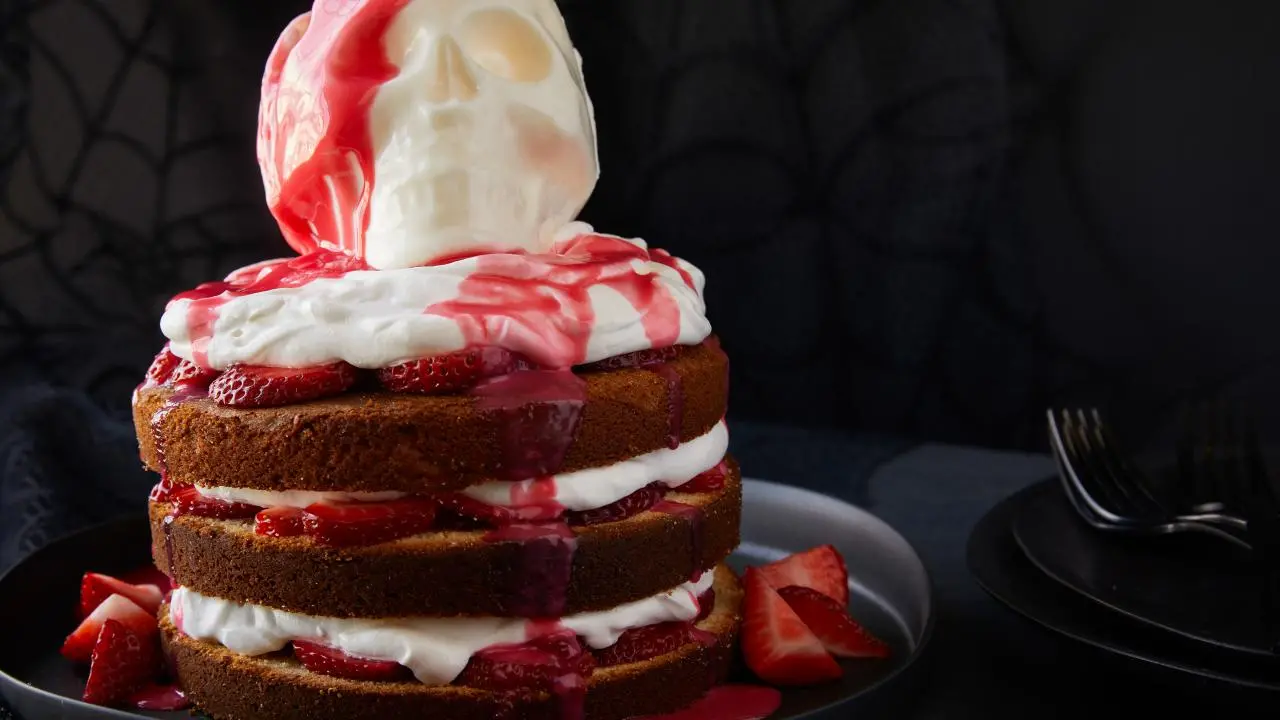 Halloween Strawberry Shortcake Skull Cake