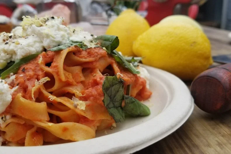 Set outside Butterfly Bar on Manor Road — an ideal post-happy hour dinner — this little Italian trailer serves a variety of meatballs, bruschettas and housemade pastas crafted using family recipes that date back to the 1940’s. One of owner Nicholas Patrizi’s favorites is the fettucine al pomodoro, a pasta made with semolina and local egg with a hint of nutmeg, twirled into a classic tomato sauce made with local tomatoes and a whole lot of butter (basically half butter, half tomato). All the fat in the sauce helps it to cling to the chewy, rich noodles, which are garnished with farm cheese, basil and lemon zest, creating a rich, textural dish with a bright and aromatic finish.