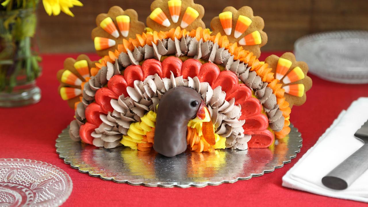 This Turkey Cake Pan Is a Must-Have for Your Thanksgiving Table