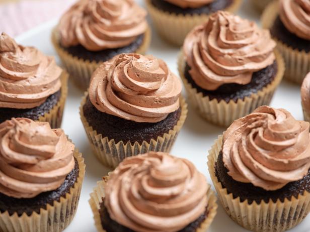 delicious chocolate cupcakes