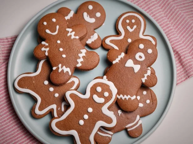 Classic 100, gingerbread cookies