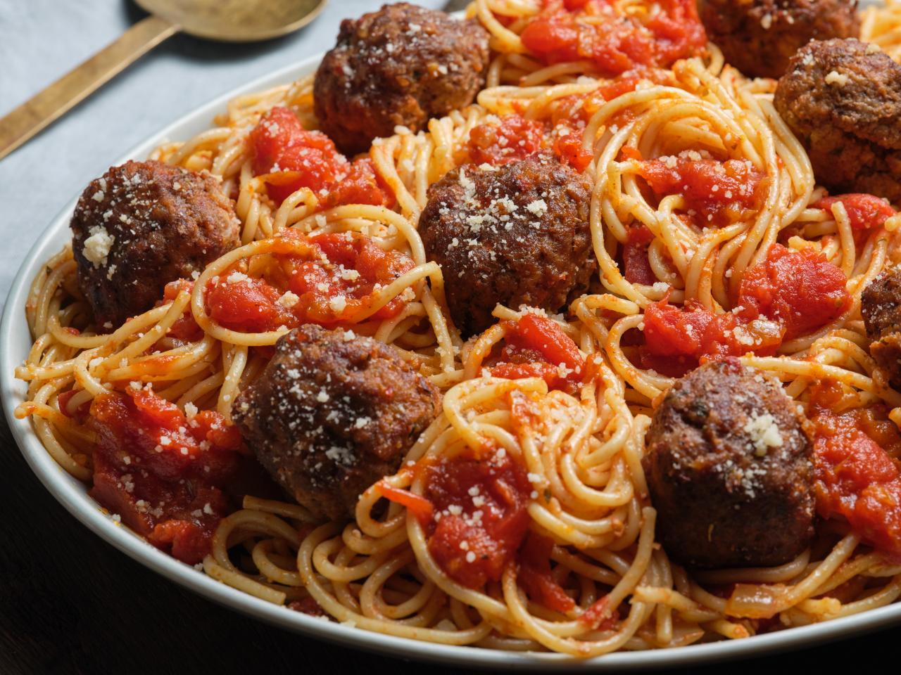 Spaghetti & Meatballs, Lunch & Dinner Menu