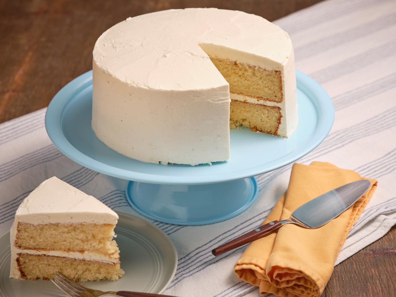 Easy Vanilla Cake (One Bowl Recipe) – Sugar Geek Show