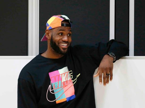 LeBron James approves of Dodgers Taco Thursday