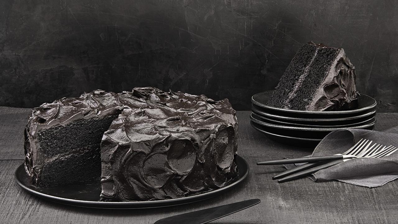 Black Chocolate Cake - The Salted Sweets
