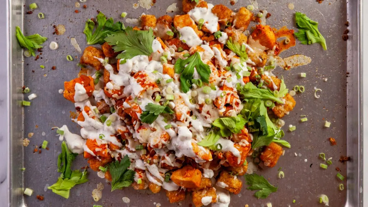 Buffalo Chicken Totchos