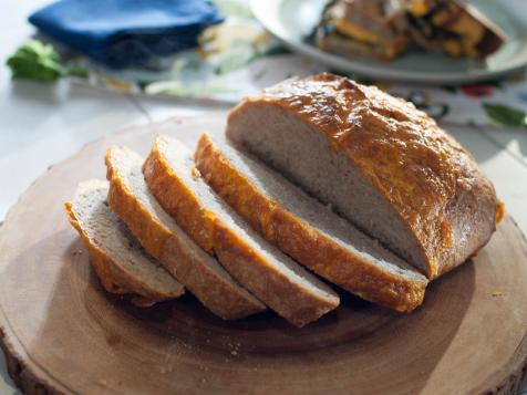 No-Knead Cheddar Bread