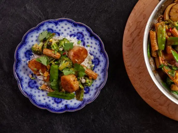 Spicy Stir-Fry with Scallops Recipe | Ree Drummond | Food Network