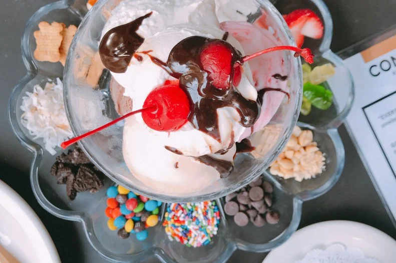 This Naptown bar and kitchen isn’t the first place you’d think to go for an ice cream sundae, but it’s worth a visit! The “loaded” hot fudge sundae is everything you'd want it to be, starting with a palette of chocolate and French vanilla ice cream on which you can create the sundae of your dreams. It’s served with 12 mix-ins, including gummy bears, marshmallows, Oreos and sprinkles, and you can add others to your heart's delight. Your masterpiece will also be topped with whipped cream and a cherry.