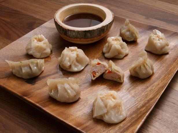 Shrimp Shumai and Pork Pot Stickers with Dipping Sauce_image